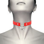 COQUETTE CHIC DESIRE – Collana in pelle vegana rossa con accessorio cuore con chiave