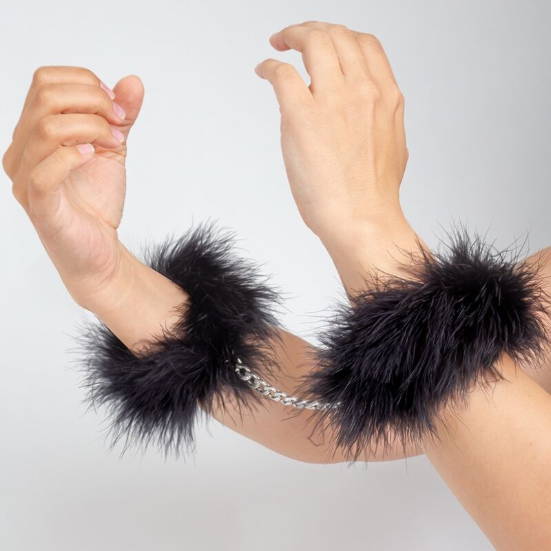 SECRET PLAY – Feder-Handschellen in Schwarz
