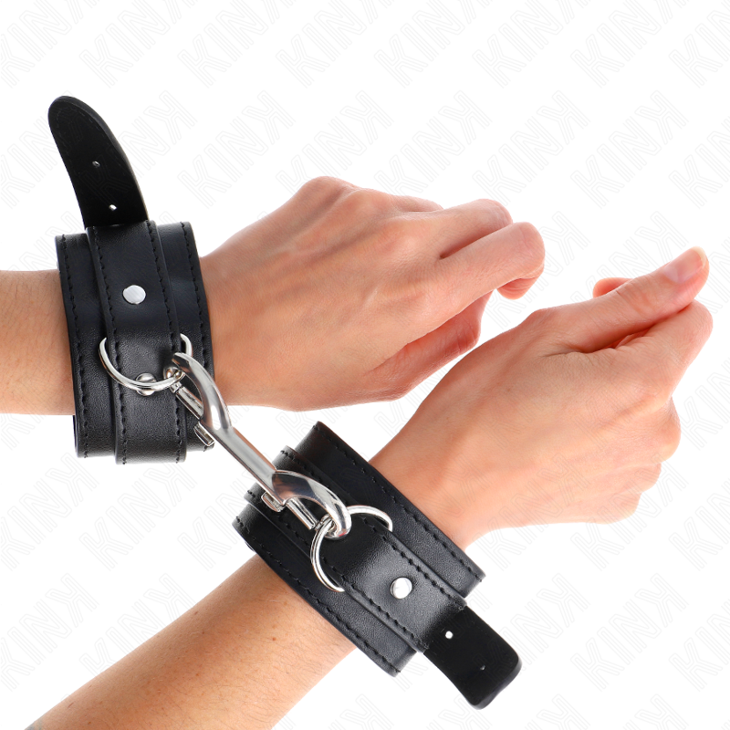 KINK – WRIST RESTRAINTS-SINGLE RIVET ROW BLACK ADJUSTABLE 17-28 CM X 5 CM