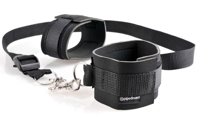 FETISH FANTASY Cuff and Tether Set – Manschetten- und Haltegurt-Set