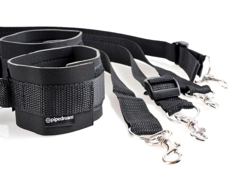 FETISH FANTASY Cuff and Tether Set – Manschetten- und Haltegurt-Set